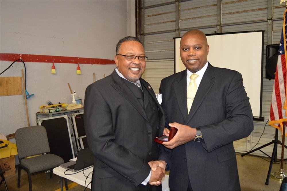 Tony Bradley with a Veteran 6